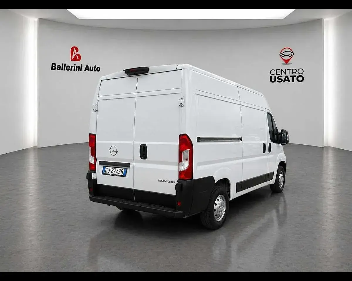 Usata Opel Movano 140 CV (102 kW) 2022 Furgone