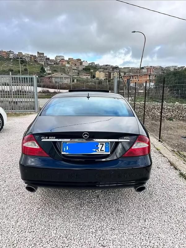 Usata Mercedes CLS320 224 CV (164 kW) 2005 Nero Berlina