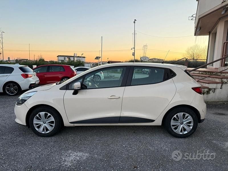 Usata Renault Clio IV Life 75 CV (55 kW) 2016 Beige Berlina