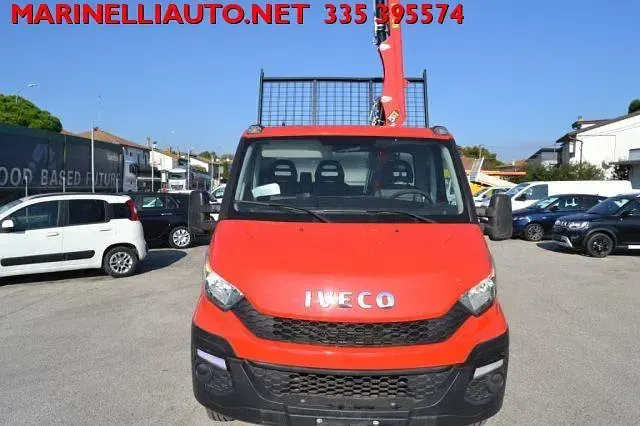 Usata Iveco Daily 126 CV (92 kW) 2016 Rosso Cabrio