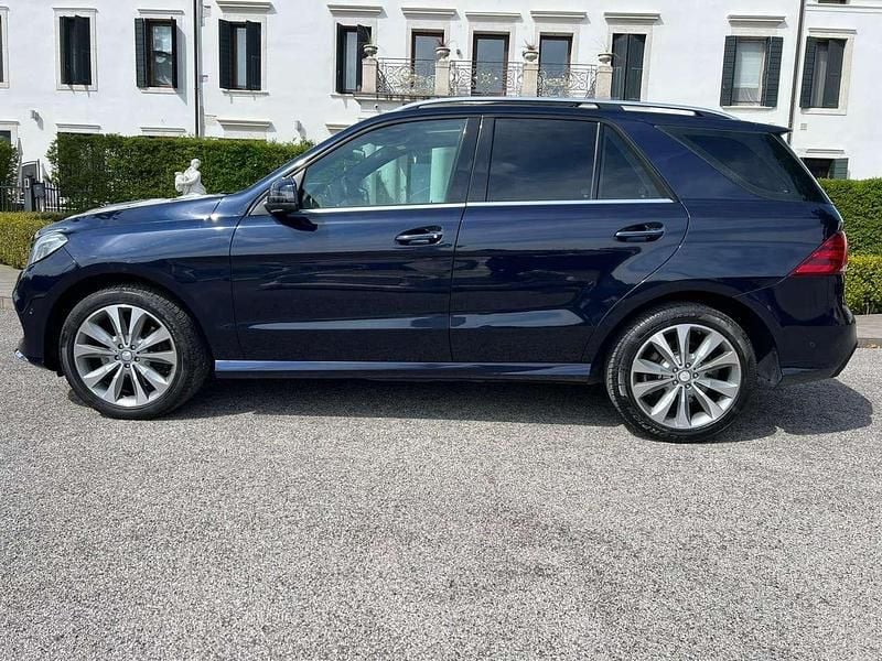 Usata Mercedes GLE500 435 CV (319 kW) 2015 Blu notte SUV