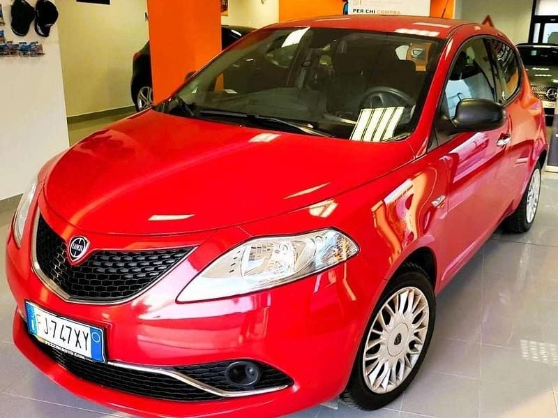 Rosso Usata 2017 Lancia Ypsilon Platinum Due volumi | 6500 € (Ottimo prezzo) - Immagine 1/4
