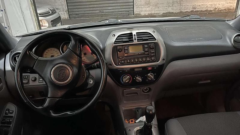 Usata Toyota RAV4 Sol 150 CV (110 kW) 2000 SUV