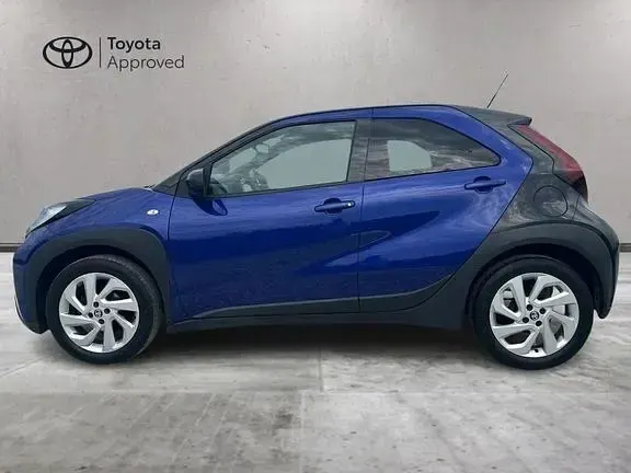Usata Toyota Aygo X Trend 72 CV (52 kW) 2022 Blu SUV