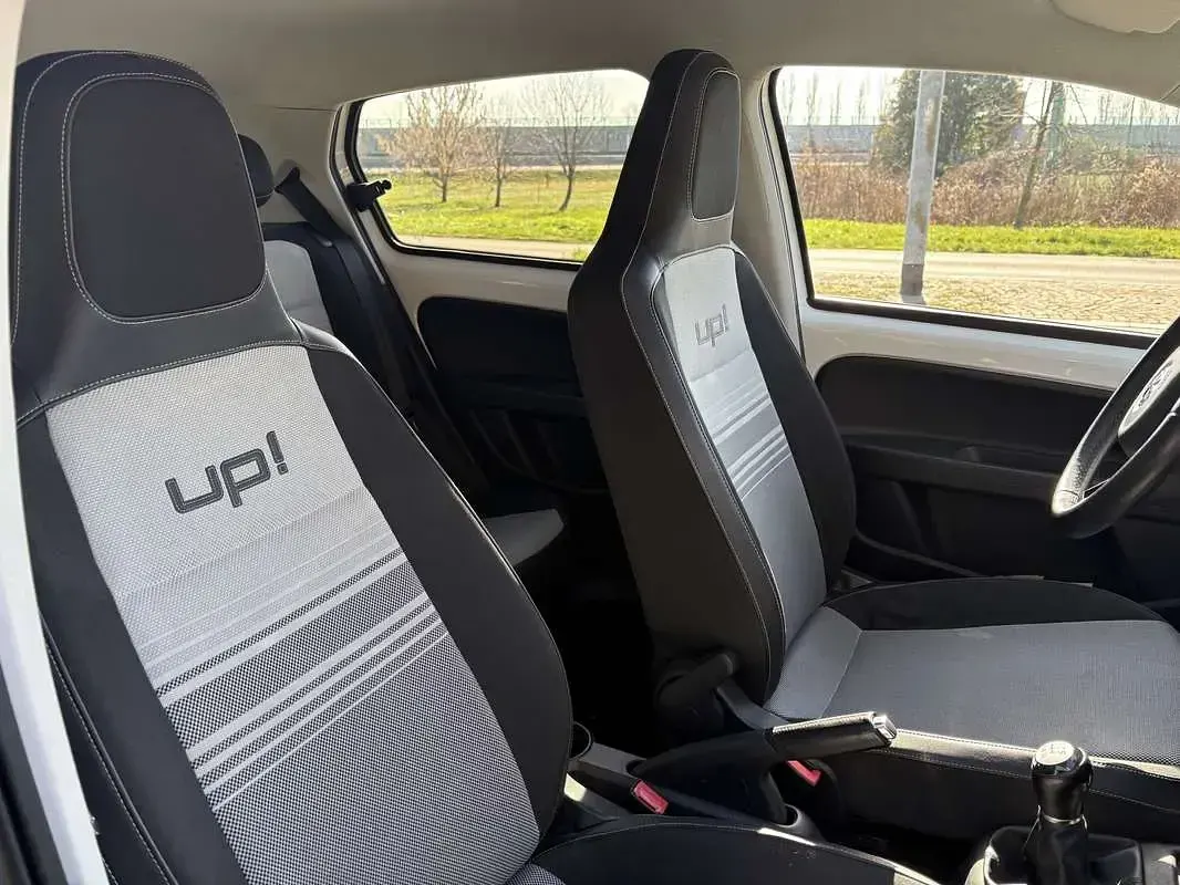 Usata VW up! Highline 75 CV (55 kW) 2012 Utilitaria