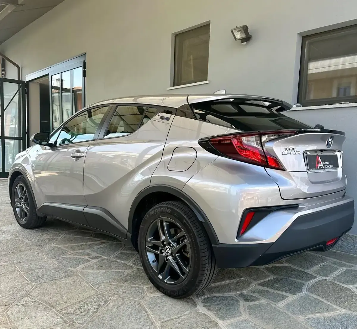 Usata Toyota C-HR Business Edition 98 CV (72 kW) 2021 Giallo SUV
