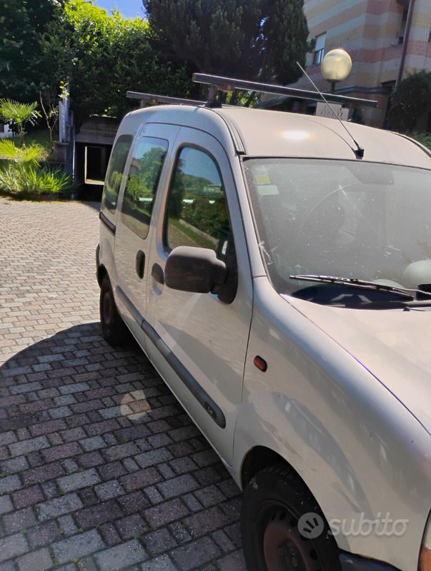 Usata Renault Kangoo 75 CV (55 kW) 2001 Grigio Monovolume