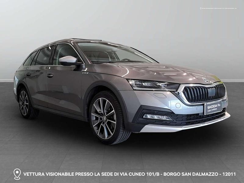 2c grigio business metallizzat Usata 2022 Skoda Octavia Station wagon | 22.100 € (Molto cara) - Immagine 1/4