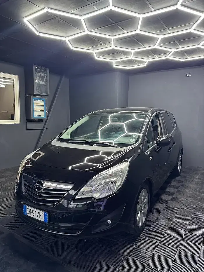 Usata Opel Meriva 110 CV (80 kW) 2012 Nero Monovolume