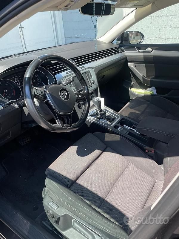 Usata VW Passat 150 CV (110 kW) 2015 Nero Station wagon