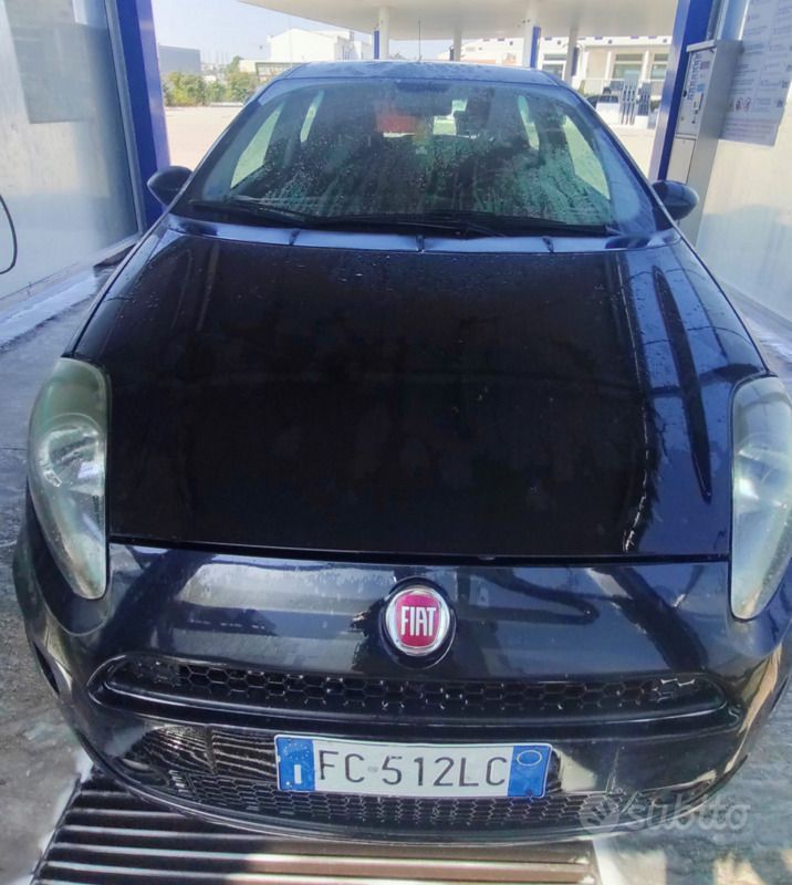 Nero Usata 2016 Fiat Punto Lounge Due volumi | 5500 € (Ottimo prezzo) - Immagine 1/4