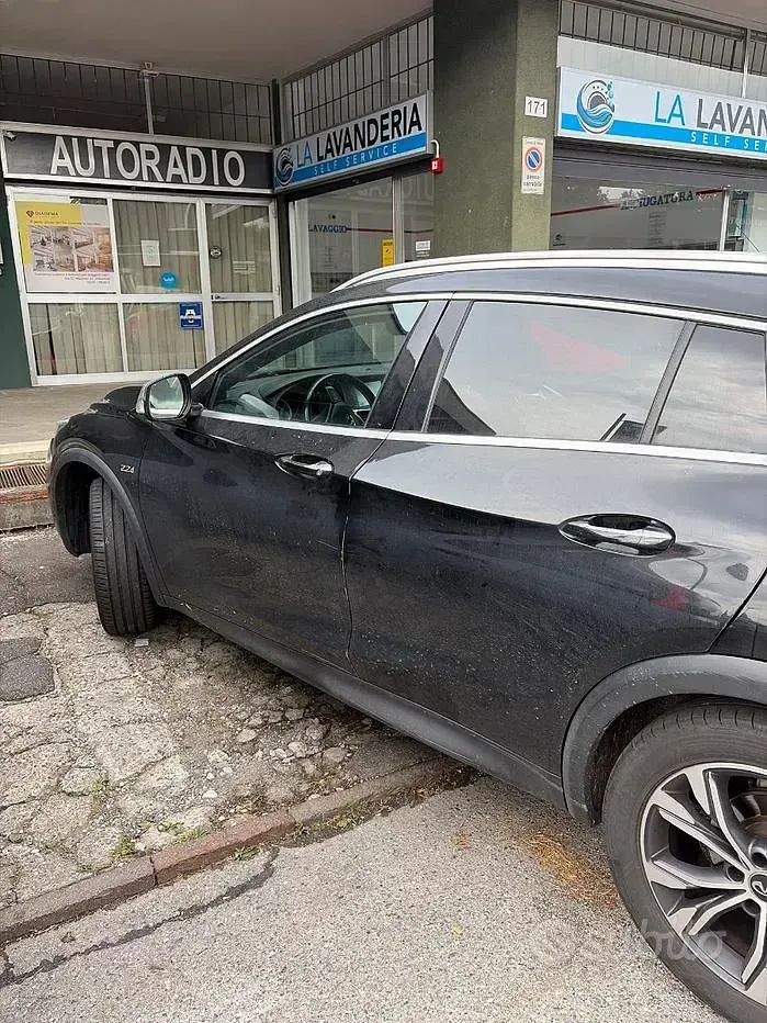 Usata Infiniti QX30 170 CV (125 kW) 2017 Nero SUV