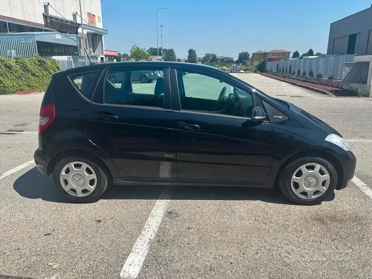 Usata Mercedes A160 Edition 95 CV (69 kW) 2011 Nero Utilitaria