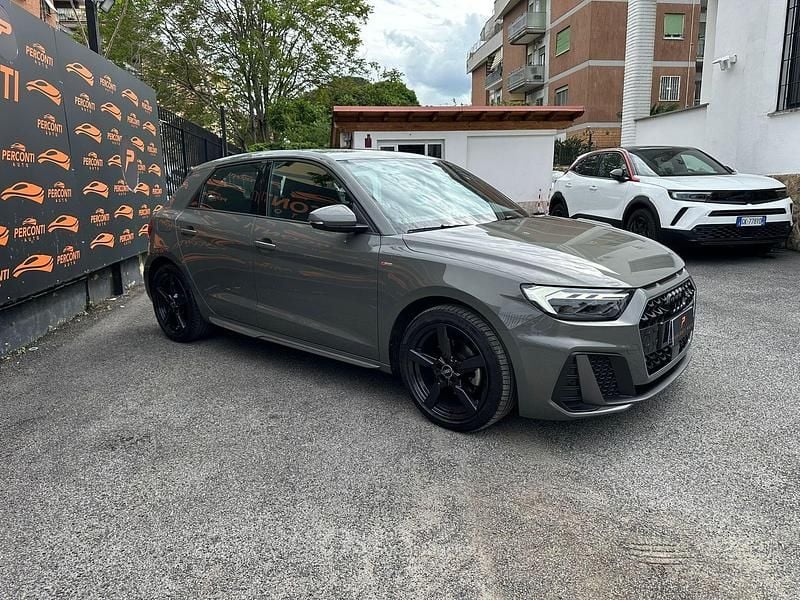 Usata Audi A1 Sportback S-Line 150 CV (110 kW) 2022 Grigio chiaro Utilitaria