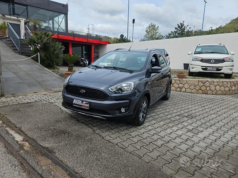 Usata Ford Ka Active 85 CV (62 kW) 2019 Grigio Berlina