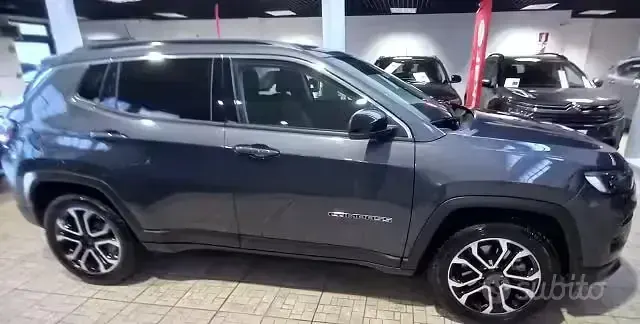 Occasion Jeep Compass 131 ch (96 kW) 2022 Gris SUV