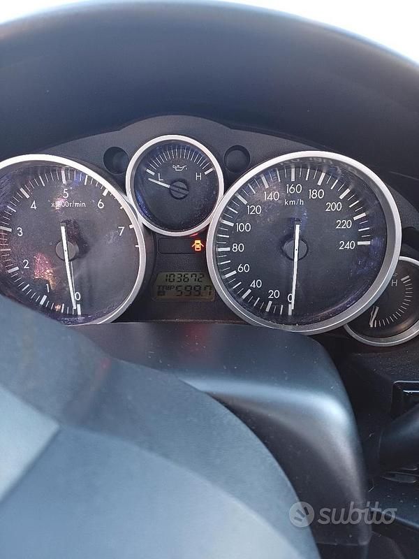 Usata Mazda MX5 126 CV (92 kW) 2006 Nero Cabrio
