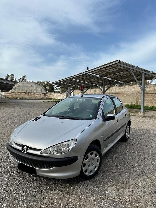 Usata Peugeot 206 68 CV (50 kW) 2005 Grigio Berlina