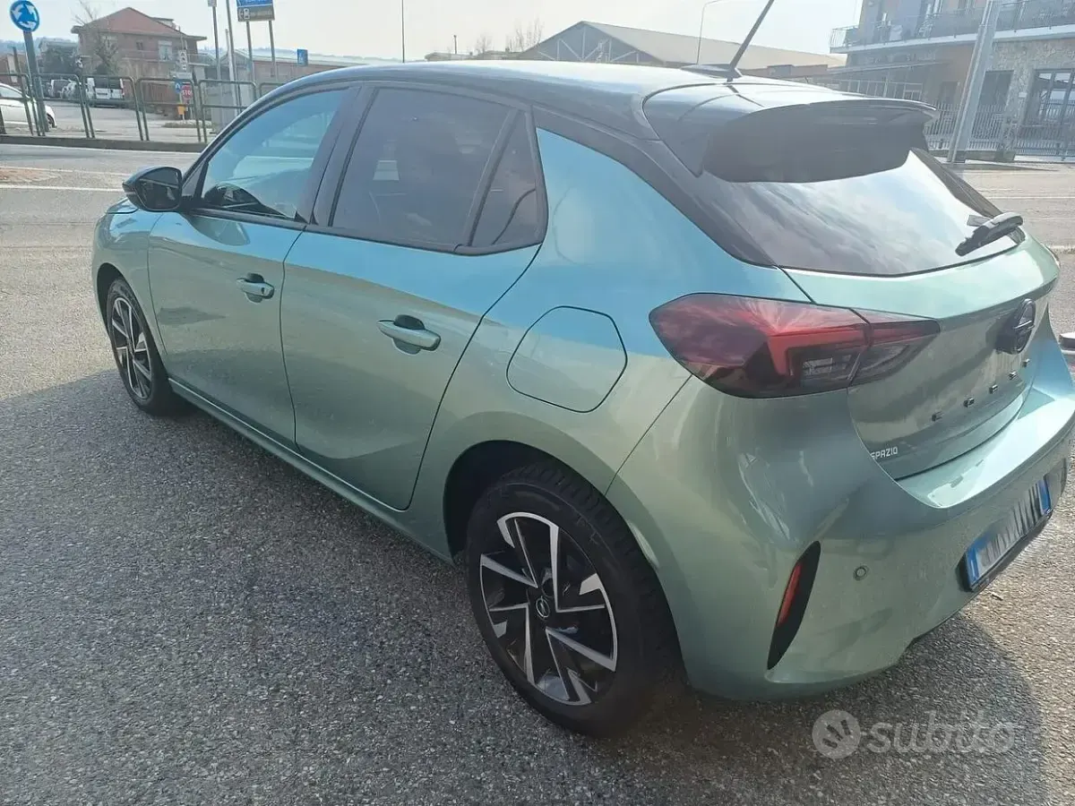 Usata Opel Corsa 101 CV (74 kW) 2025 Verde Utilitaria