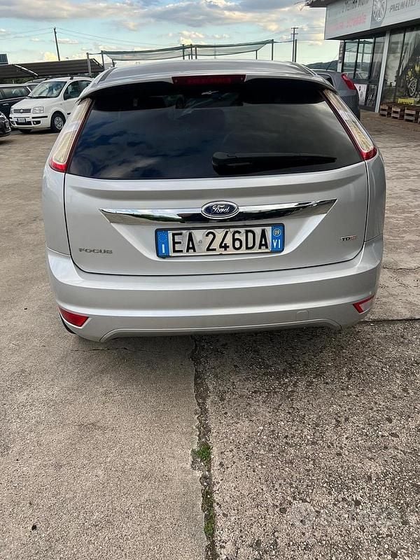 Usata Ford Focus 110 CV (80 kW) 2009 Grigio Berlina
