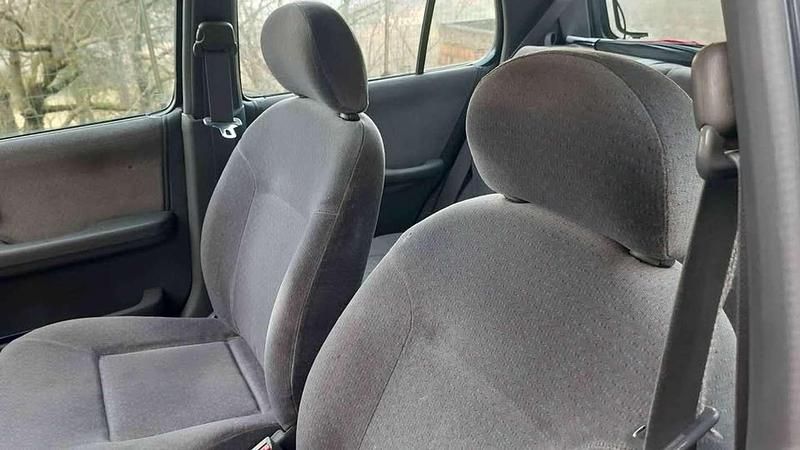 Usata Nissan Micra 75 CV (55 kW) 1994 Verde Berlina