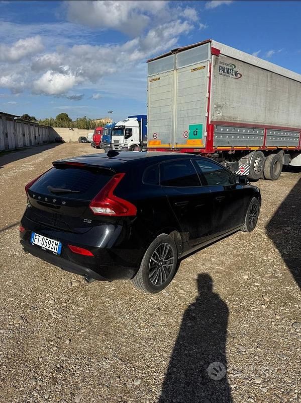 Usata Volvo V40 R-Design 120 CV (88 kW) 2019 Berlina