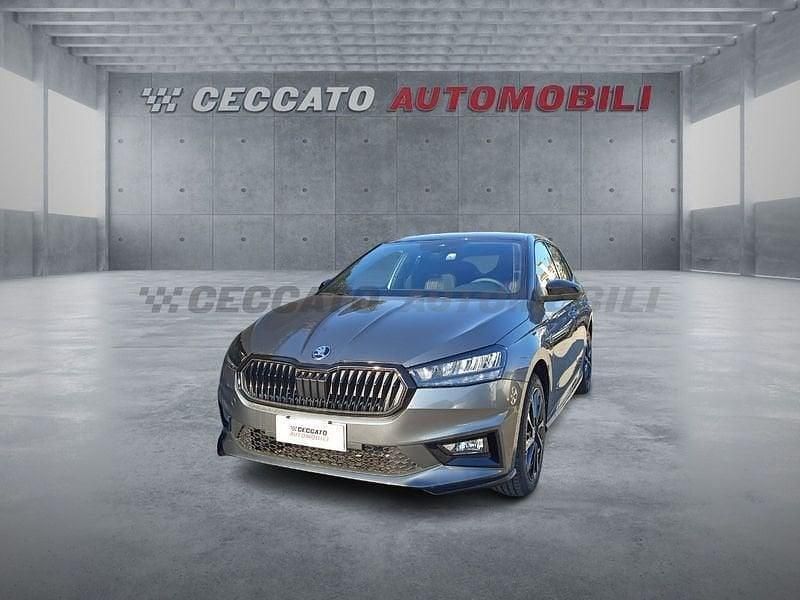 Grigio Nuova 2025 Skoda Fabia Monte Carlo Tre volumi | 18.200 € (Buon prezzo) - Immagine 1/4