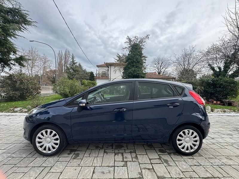 Usata Ford Fiesta Business Edition 75 CV (55 kW) 2015 Blu Berlina