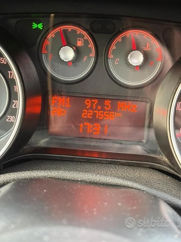 Usata Fiat Punto Evo Active 69 CV (50 kW) 2011 Nero Utilitaria