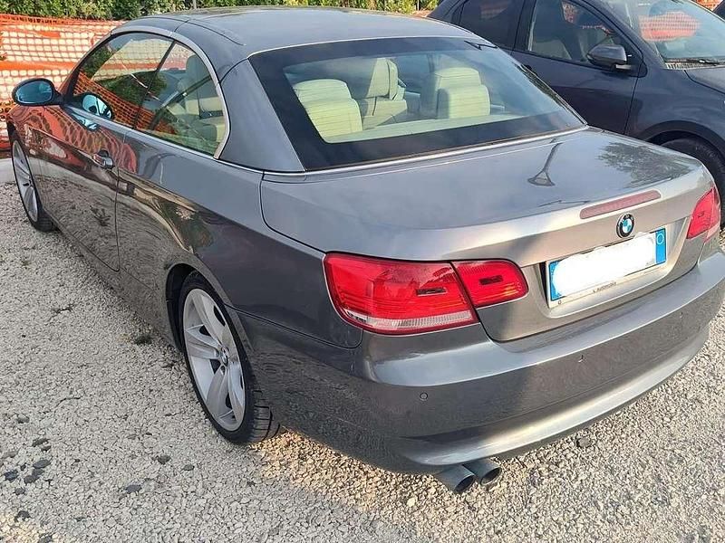 Usata BMW 325 Cabriolet 218 CV (160 kW) 2007 Grigio Cabrio