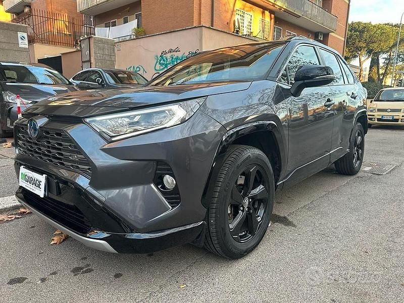 Usata Toyota RAV4 Hybrid Style 178 CV (130 kW) 2020 Grigio SUV