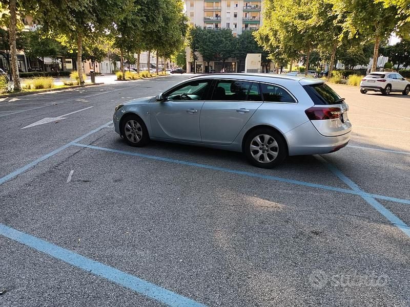 Usata Opel Insignia Sport 136 CV (100 kW) 2016 Grigio Station wagon