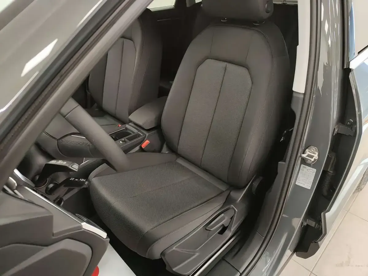 Usata Audi Q3 Sportback 150 CV (110 kW) 2024 Grigio SUV