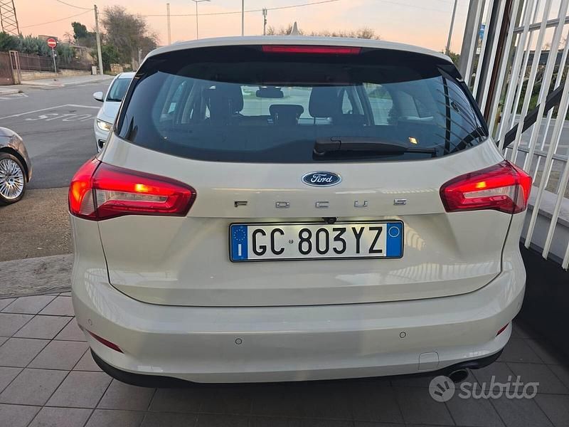 Usata Ford Focus ST-Line 120 CV (88 kW) 2020 Beige Station wagon