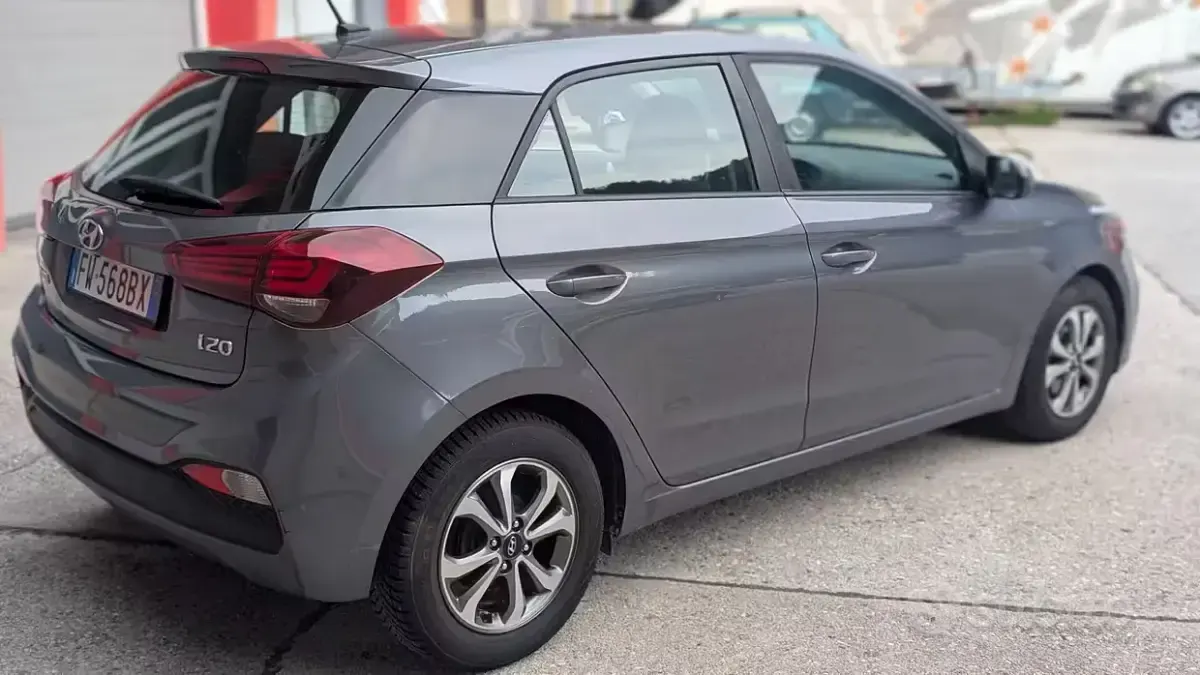 Usata Hyundai i20 75 CV (55 kW) 2019 Grigio Utilitaria
