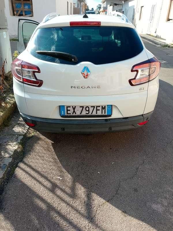 Usata Renault Mégane GrandTour LIMITED 110 CV (80 kW) 2014 Bianco Station wagon