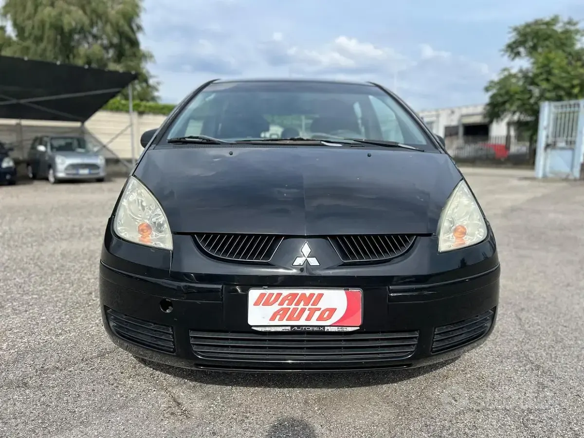Usata Mitsubishi Colt Invite 95 CV (69 kW) 2006 Nero Berlina