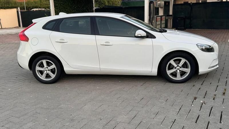 Usata Volvo V40 Kinetic 120 CV (88 kW) 2017 Bianco Station wagon