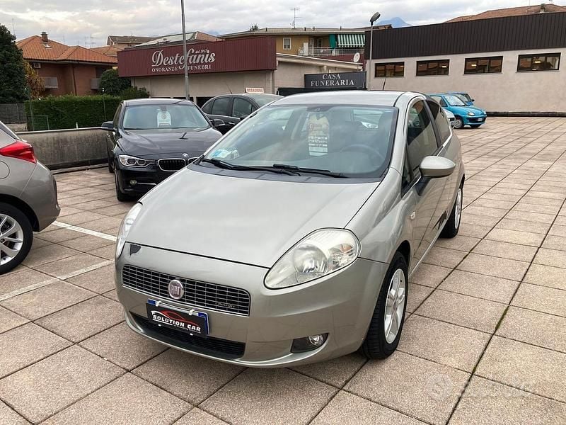 Grigio Usata 2008 Fiat Grande Punto Dynamic Utilitaria | 3000 € (Ottimo prezzo) - Immagine 1/4