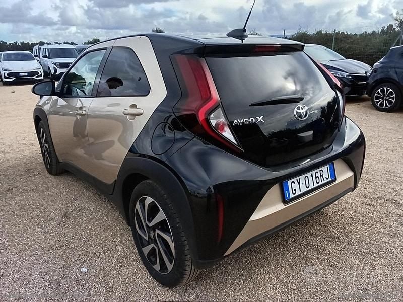 Usata Toyota Aygo X Trend 72 CV (52 kW) 2025 Grigio SUV