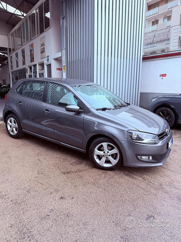 Usata VW Polo 75 CV (55 kW) 2014 Grigio Berlina