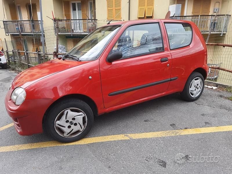 Usata Fiat 600 54 CV (39 kW) 2005 Rosso Utilitaria