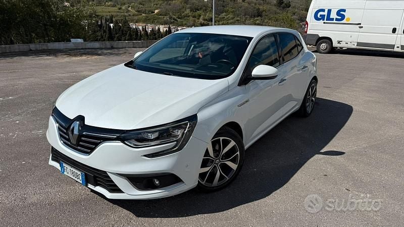 Bianco Usata 2016 Renault Mégane IV Bose Edition Berlina | 7200 € (Buon prezzo) - Immagine 1/4