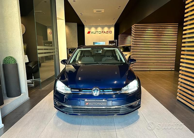Usata VW Golf VII Highline 110 CV (80 kW) 2017 Blu Berlina