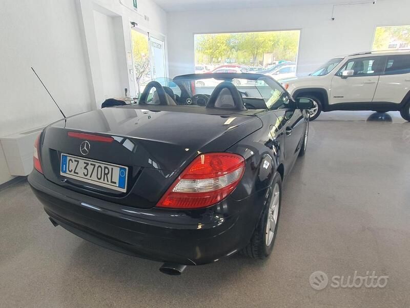 Usata Mercedes SLK200 163 CV (119 kW) 2004 Nero Cabrio