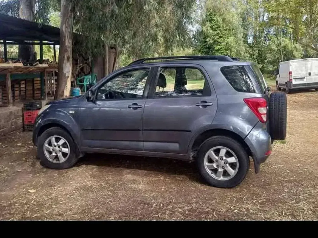 Usata Daihatsu Terios 105 CV (77 kW) 2008 Grigio SUV
