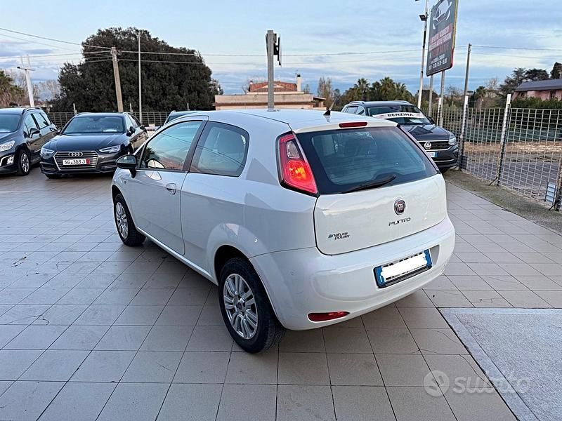 Usata Fiat Punto Evo Dynamic 77 CV (56 kW) 2012 Bianco Utilitaria