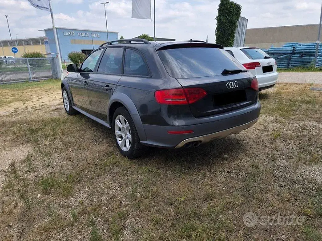 Usata Audi A4 Allroad 143 CV (105 kW) 2011 Grigio Station wagon