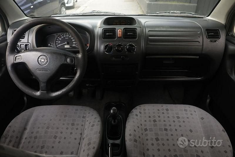 Usata Opel Agila Club 58 CV (42 kW) 2003 Giallo Monovolume