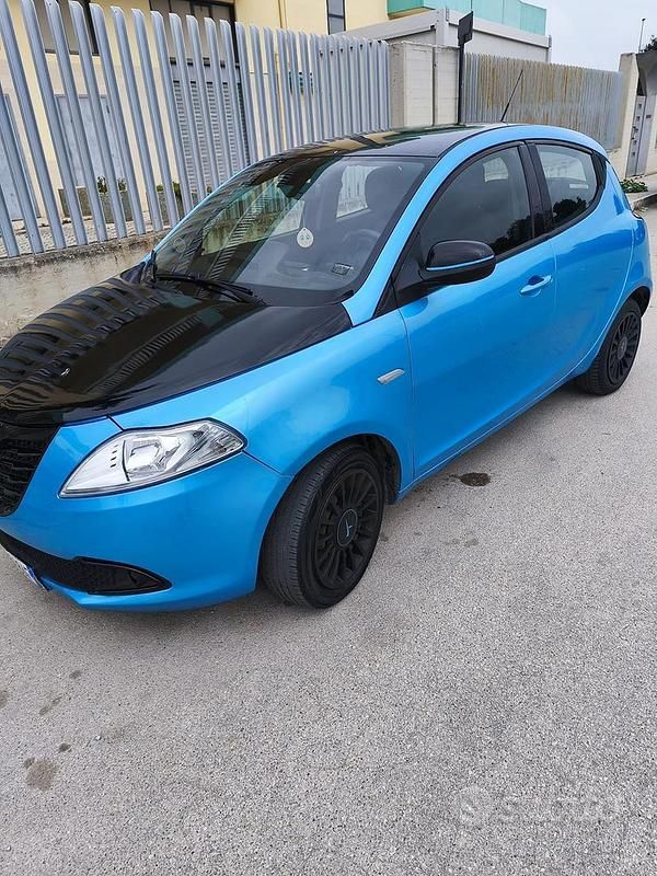 Usata Lancia Ypsilon 2013 Blu Utilitaria